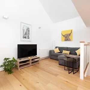 Apartamento Modern 3-storey 3-bedroom